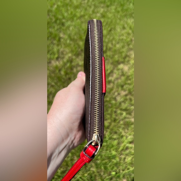 NWT Coach Signature Zip. Wristlet with Red Stripe - Picture 6 of 12